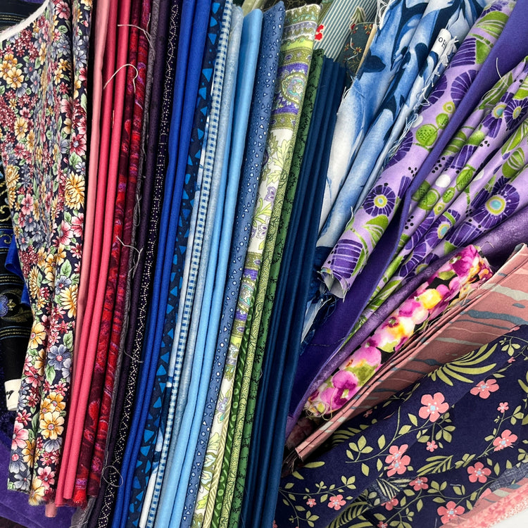 Lots, Bundles & Mystery Boxes