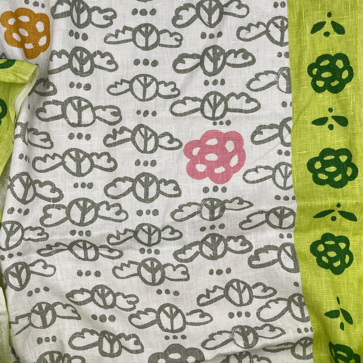 3 Yards Funky Border Print Linen