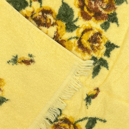 Mid Century Vintage Bath Towel 22" x 39"
