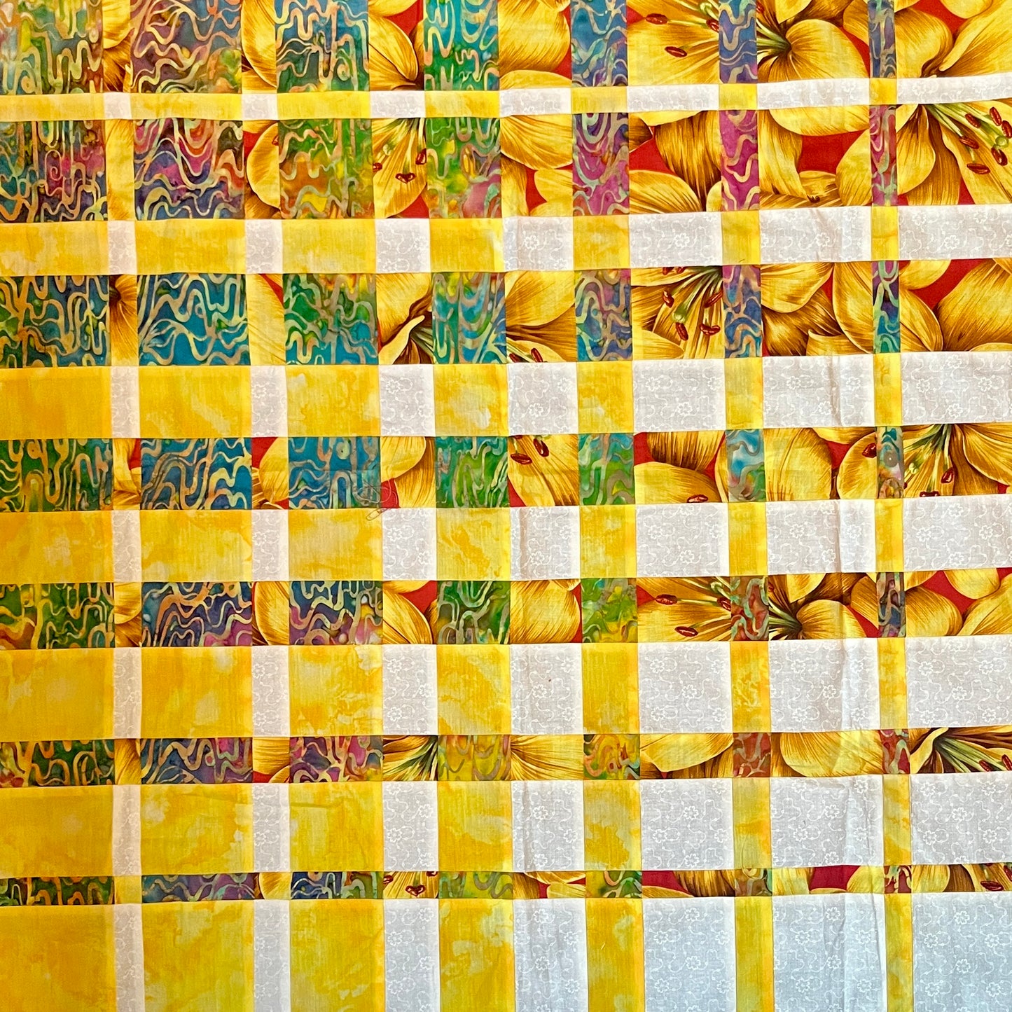 Unfinished Quilt Top – Yellow Lily Checkerboard (30” x 35”)