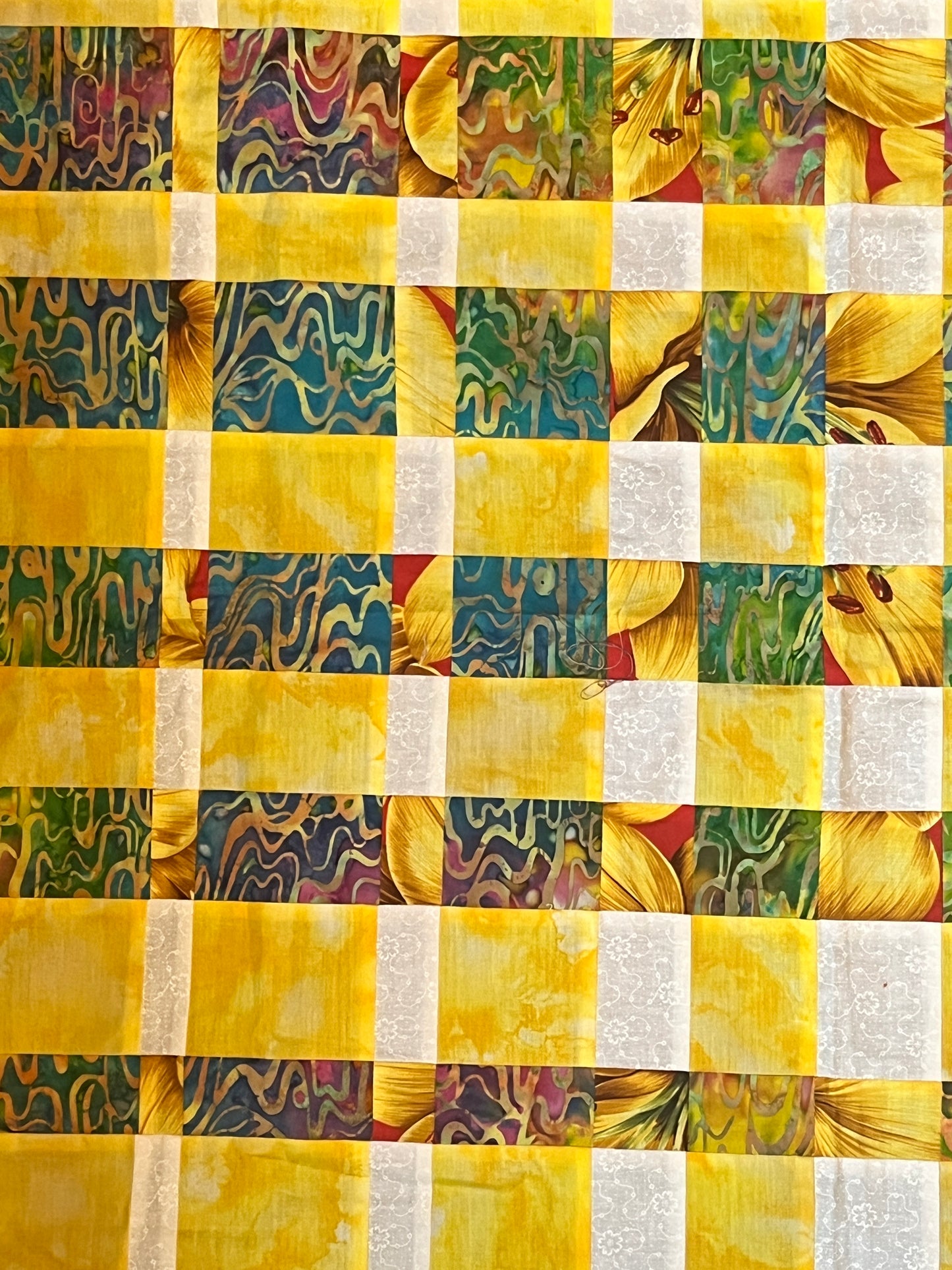 Unfinished Quilt Top – Yellow Lily Checkerboard (30” x 35”)