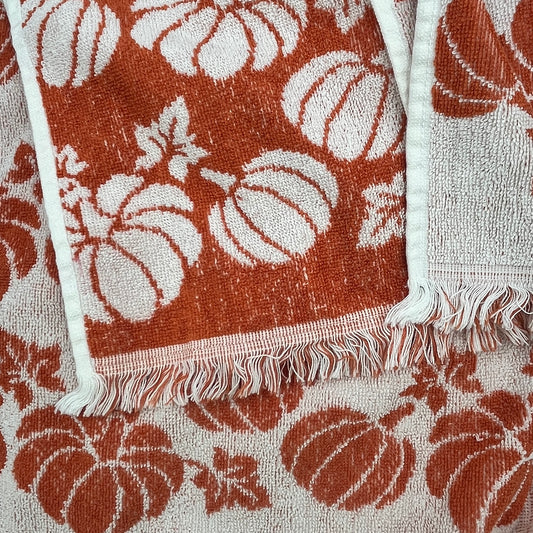 🍂 Deborah Connolly Fall Harvest Embroidered Hand Towels – Set of 2