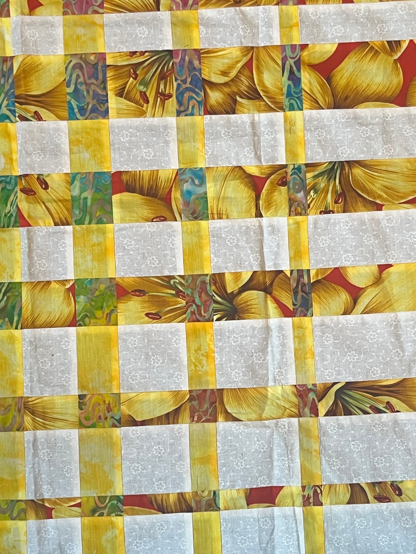 Unfinished Quilt Top – Yellow Lily Checkerboard (30” x 35”)