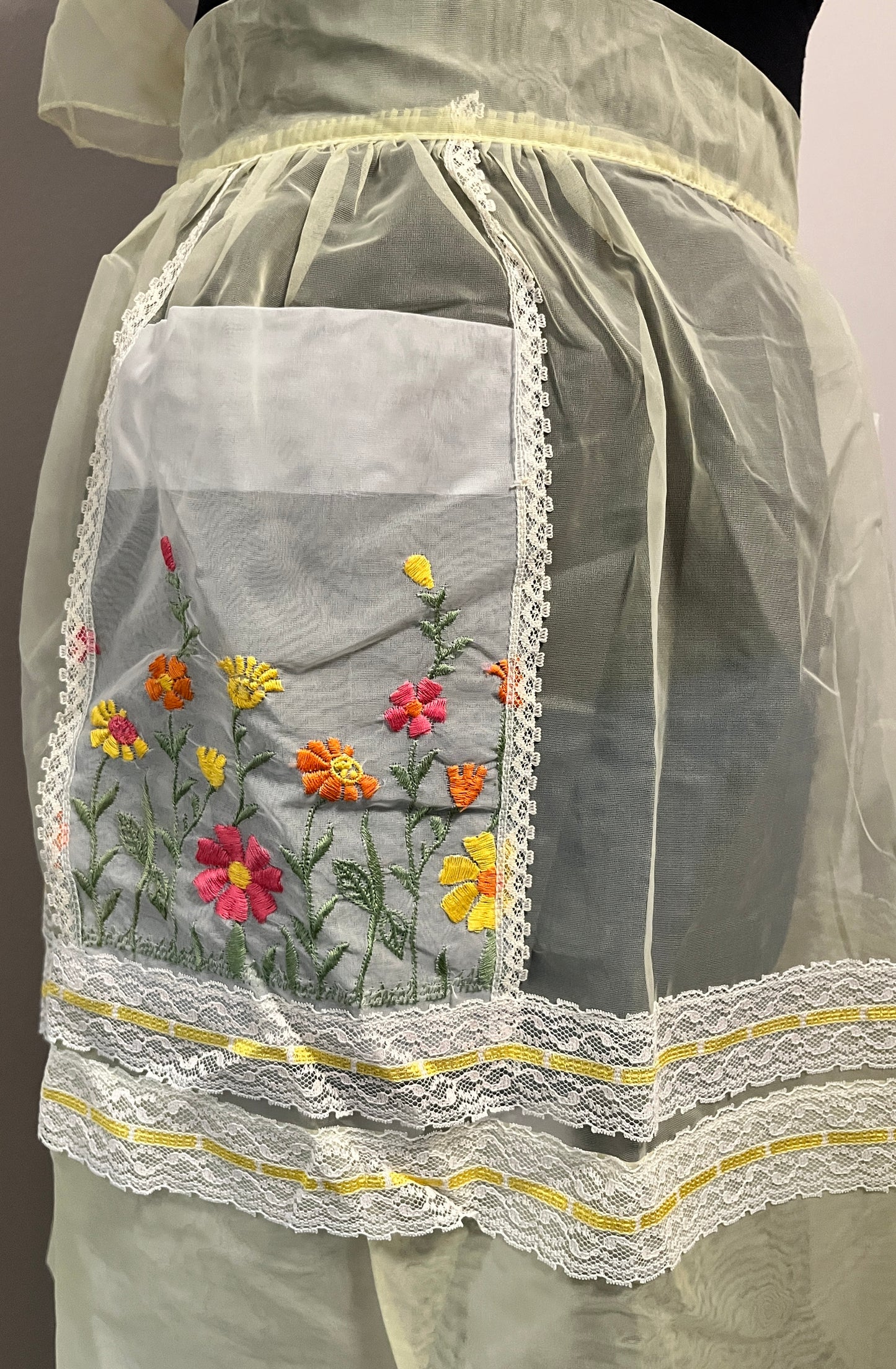 Embroidered Hostess Apron, Vintage